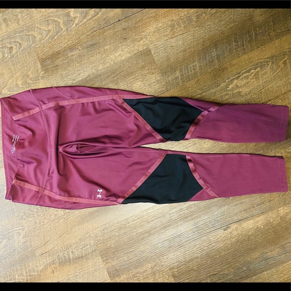 (CLOSET CLOSING SALE) Under Armour HeatGear Shine Ankle Crop Compression Tights - Picture 2 of 6